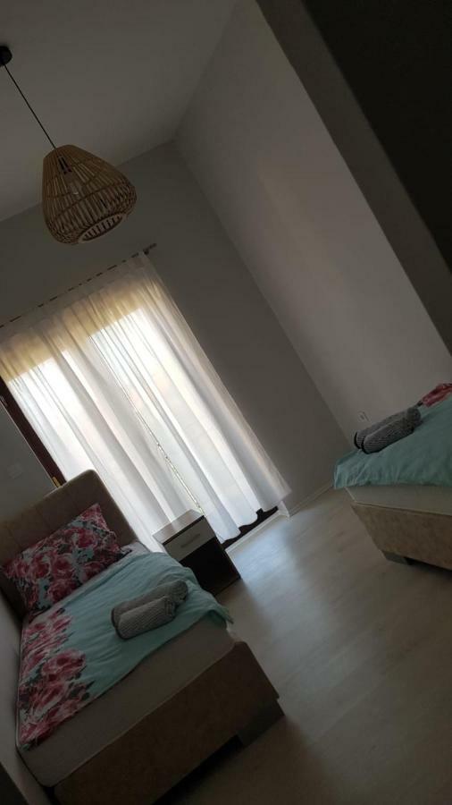 Apartman Cvitkovic Apartment Солине Екстериор снимка