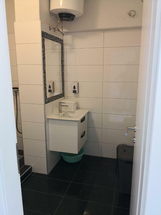 Apartman Cvitkovic Apartment Солине Екстериор снимка